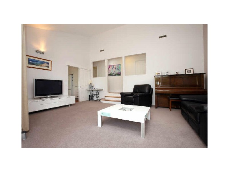 6 Bainbridge Close, Chisholm ACT 2905