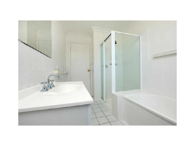 18/22 Namatjira Drive, Weston ACT 2611