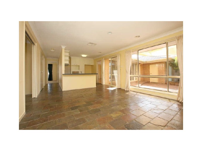 4 Donohoe Place, Gordon ACT 2906