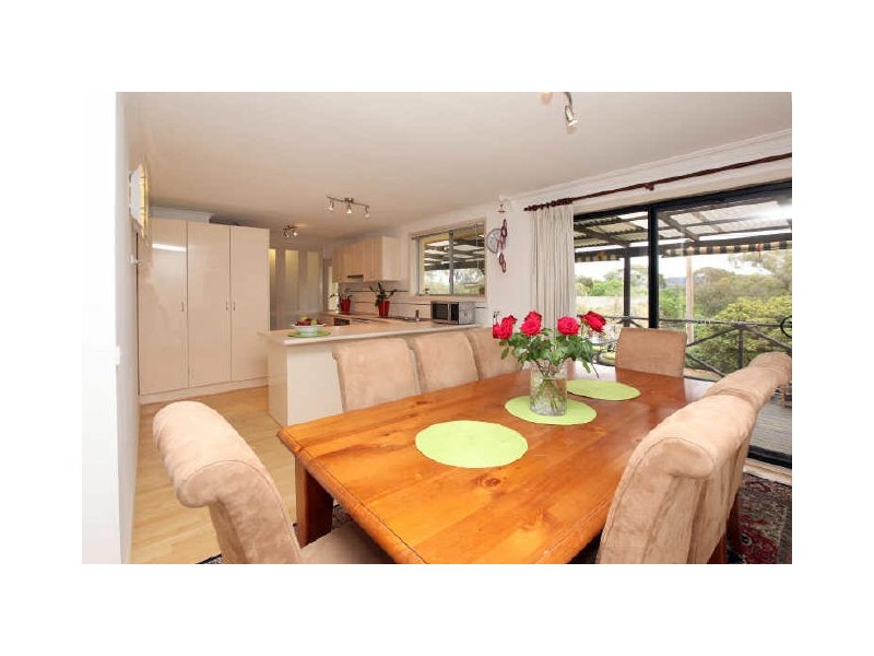 29 Cuthbert Circuit, Wanniassa ACT 2903
