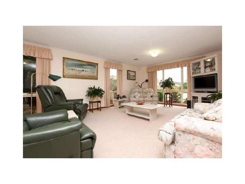 6 Leeper Place, Isaacs ACT 2607