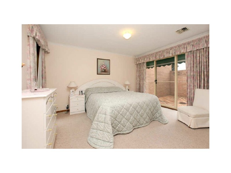 6 Leeper Place, Isaacs ACT 2607