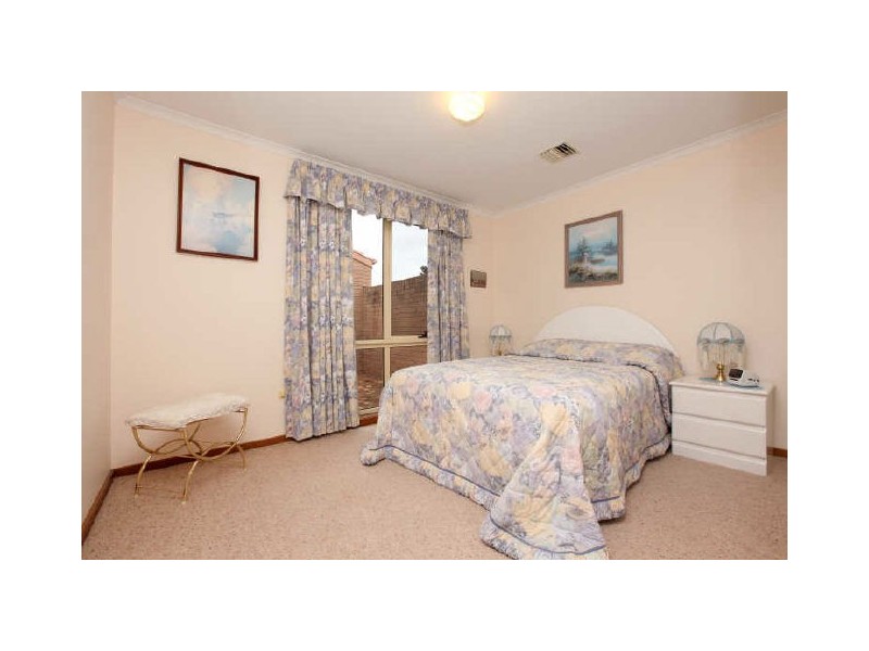 6 Leeper Place, Isaacs ACT 2607