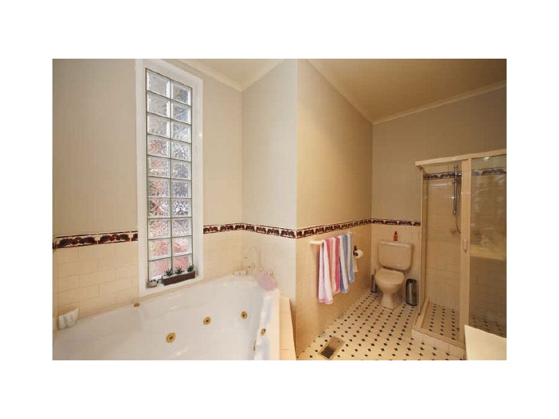 12 Callaway Crescent, Gordon ACT 2906