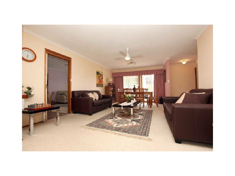 4 Coventry Close, Gordon ACT 2906