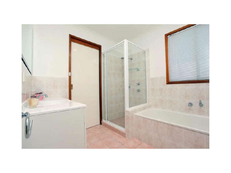 4 Coventry Close, Gordon ACT 2906