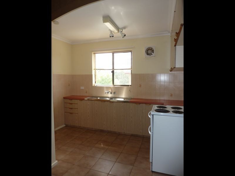 2/13-15 Mowatt Street, Queanbeyan NSW 2620