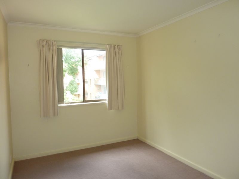2/13-15 Mowatt Street, Queanbeyan NSW 2620