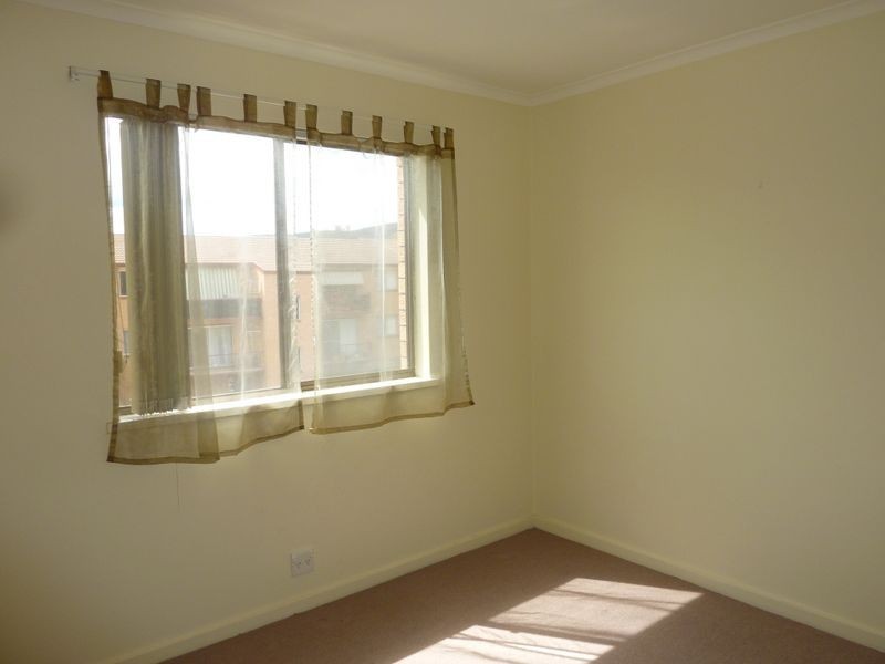 2/13-15 Mowatt Street, Queanbeyan NSW 2620