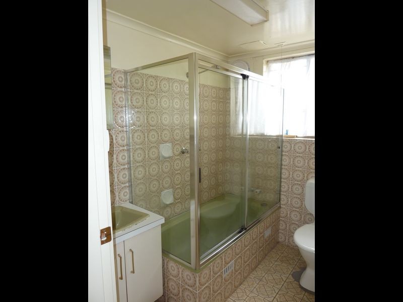 2/13-15 Mowatt Street, Queanbeyan NSW 2620