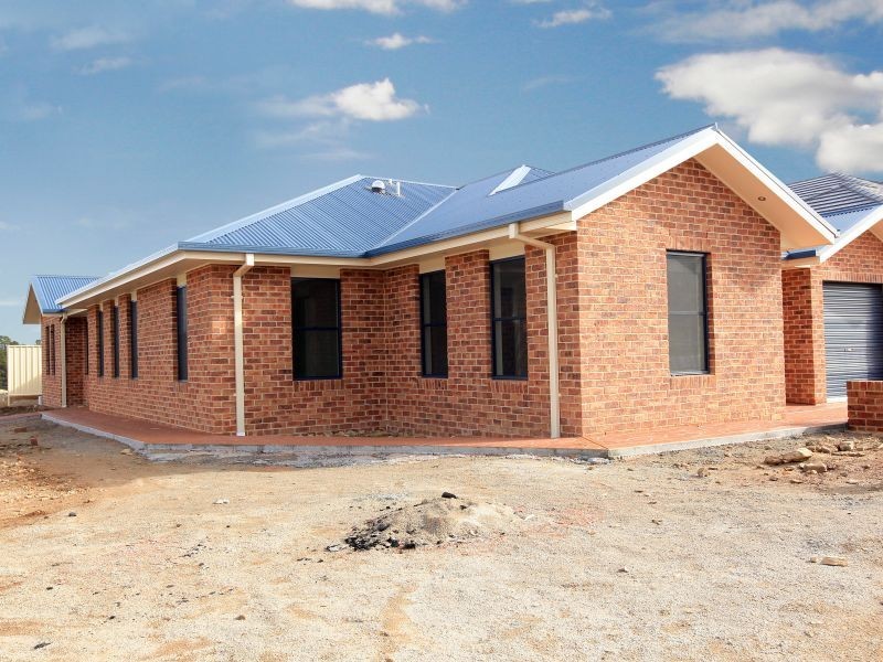 33 Tennyson Drive, Queanbeyan NSW 2620