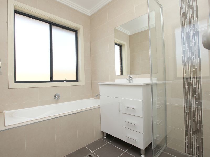 33 Tennyson Drive, Queanbeyan NSW 2620
