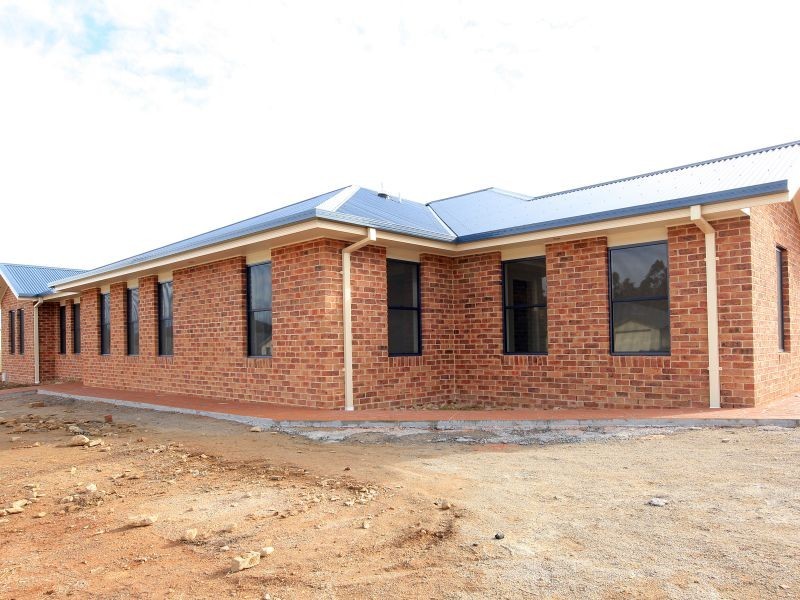 33 Tennyson Drive, Queanbeyan NSW 2620