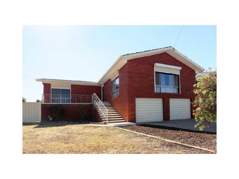 54 Pindari Crescent, Queanbeyan NSW 2620