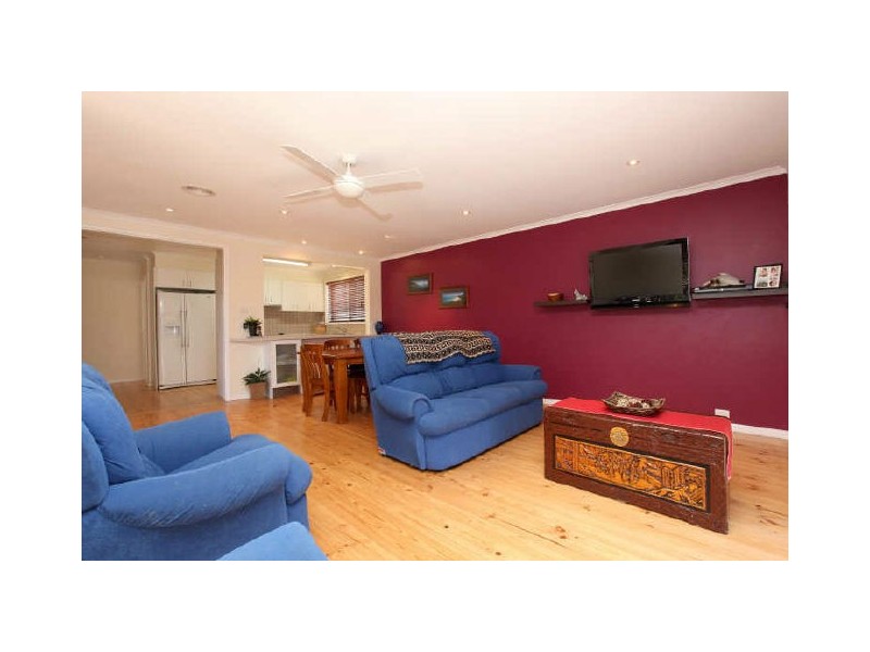 54 Pindari Crescent, Queanbeyan NSW 2620