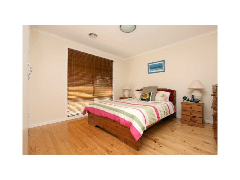 54 Pindari Crescent, Queanbeyan NSW 2620