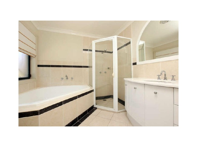92 Bicentennial Drive, Jerrabomberra NSW 2619