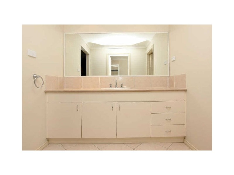 92 Bicentennial Drive, Jerrabomberra NSW 2619