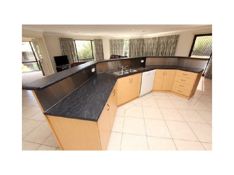 92 Bicentennial Drive, Jerrabomberra NSW 2619