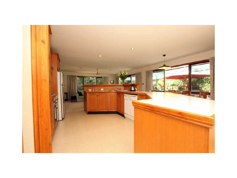 8 Whitty Crescent, Isaacs ACT 2607