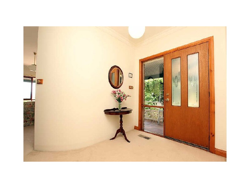 8 Whitty Crescent, Isaacs ACT 2607