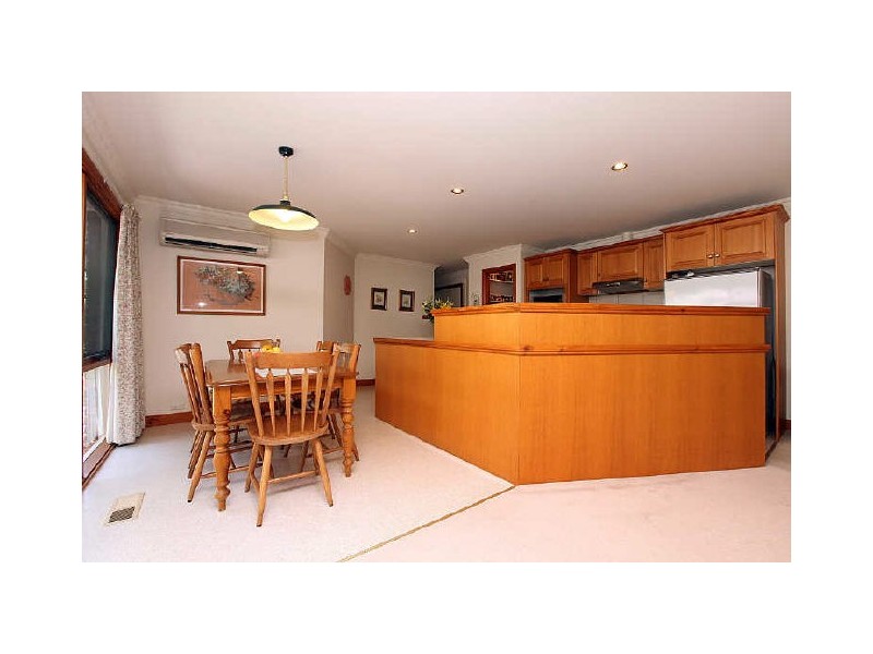 8 Whitty Crescent, Isaacs ACT 2607