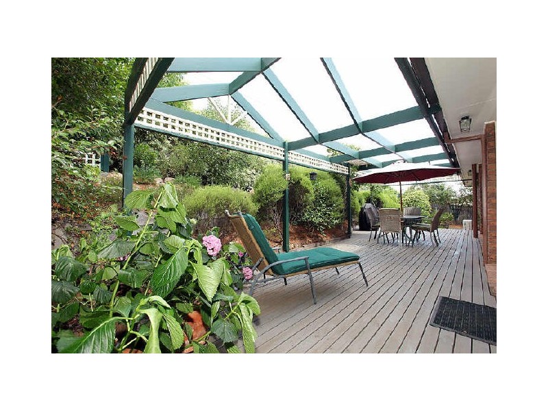8 Whitty Crescent, Isaacs ACT 2607
