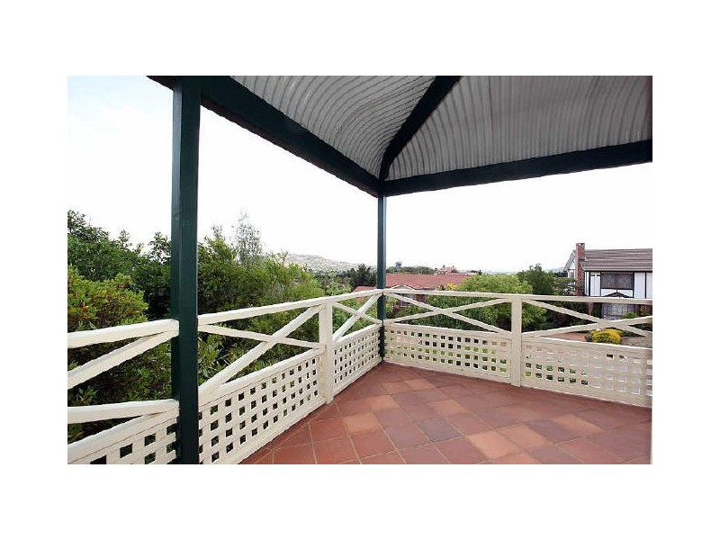 8 Whitty Crescent, Isaacs ACT 2607