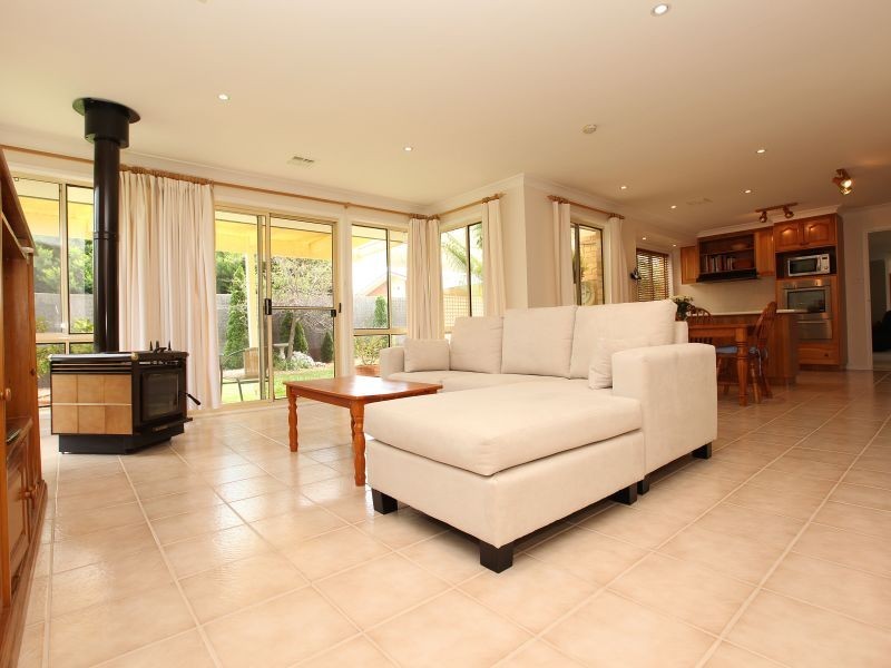 4 Veal Place, Conder ACT 2906