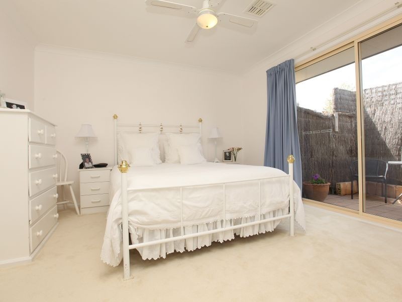 4 Veal Place, Conder ACT 2906