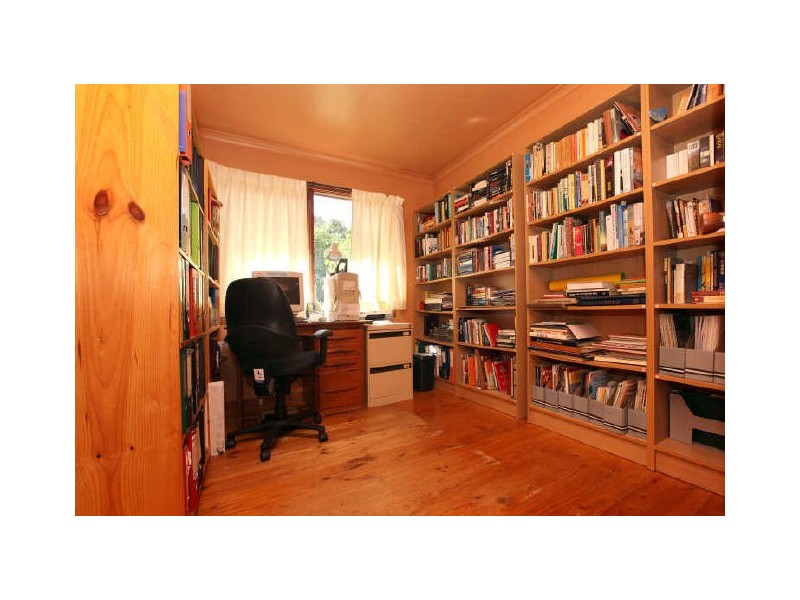 12 Caffyn Place, Garran ACT 2605