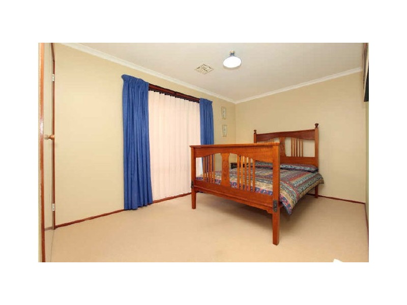 2 Nina Jones Crescent, Chisholm ACT 2905