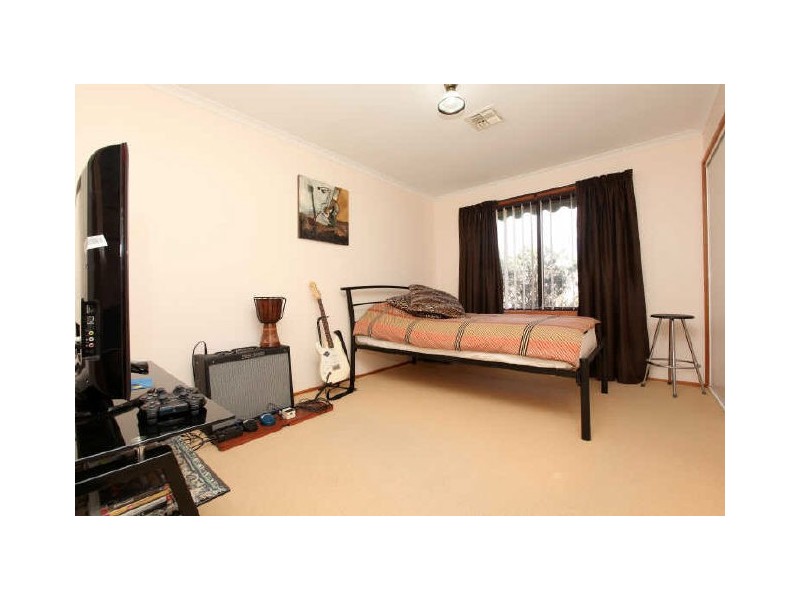 2 Nina Jones Crescent, Chisholm ACT 2905