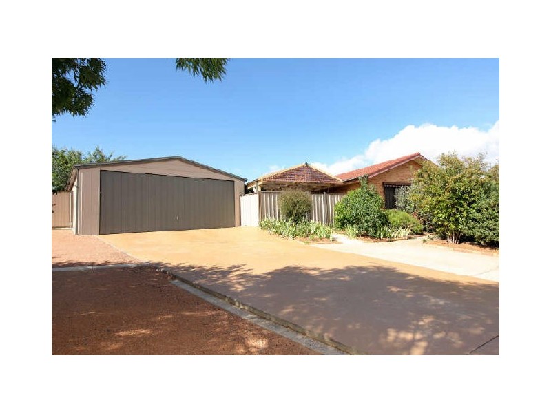 2 Nina Jones Crescent, Chisholm ACT 2905