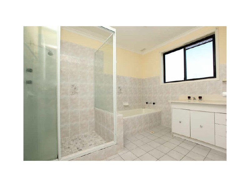 3 McLarty Court, Kambah ACT 2902