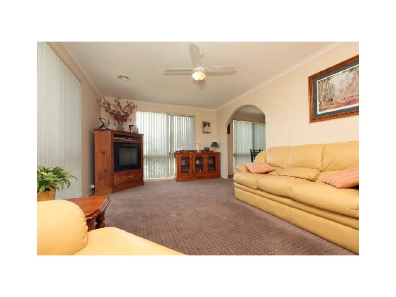 9 Collyburl Crescent, Isabella Plains ACT 2905