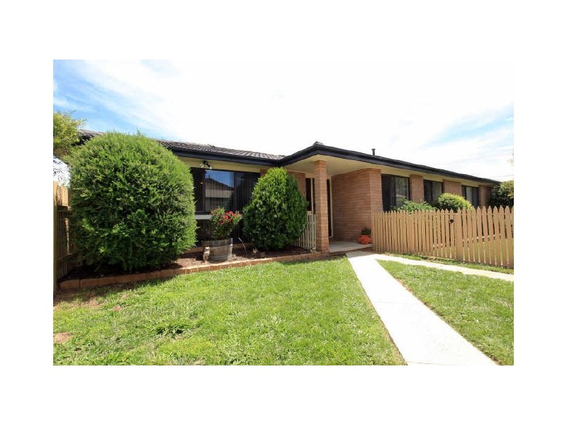 9 Collyburl Crescent, Isabella Plains ACT 2905