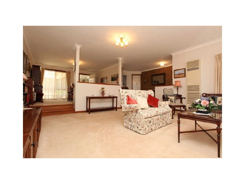 15 Walton Street, Isaacs ACT 2607