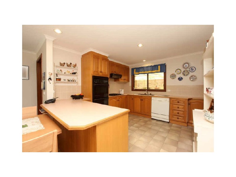 15 Walton Street, Isaacs ACT 2607