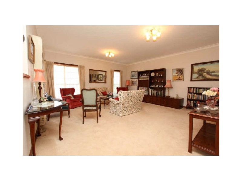 15 Walton Street, Isaacs ACT 2607