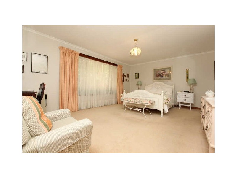 15 Walton Street, Isaacs ACT 2607