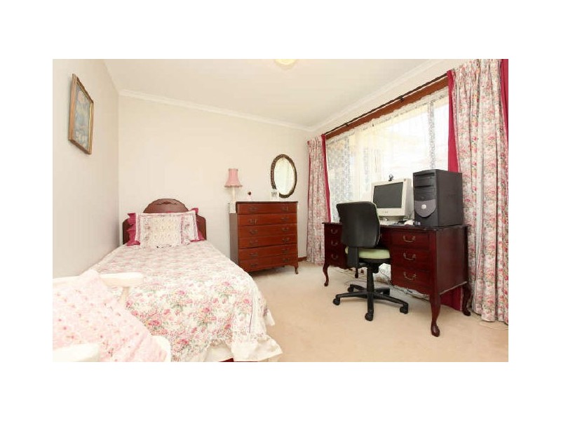 15 Walton Street, Isaacs ACT 2607