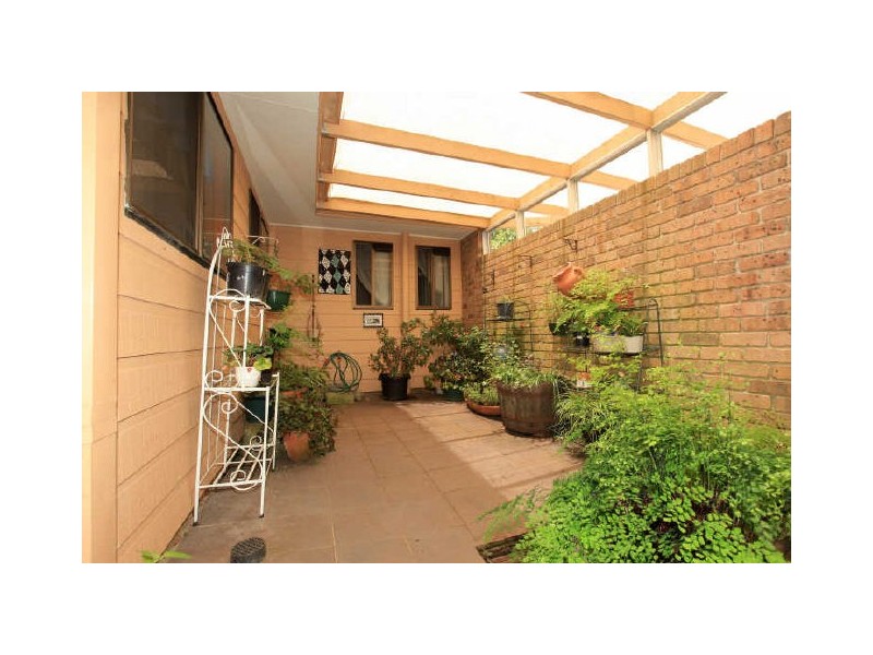 15 Walton Street, Isaacs ACT 2607