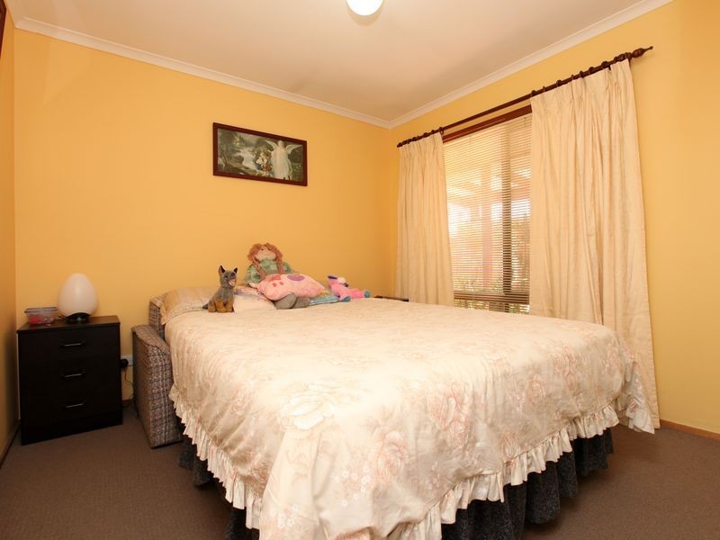 7 Maddock Place, Gordon ACT 2906