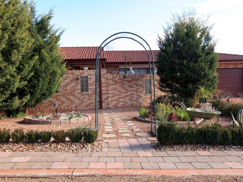 7 Maddock Place, Gordon ACT 2906