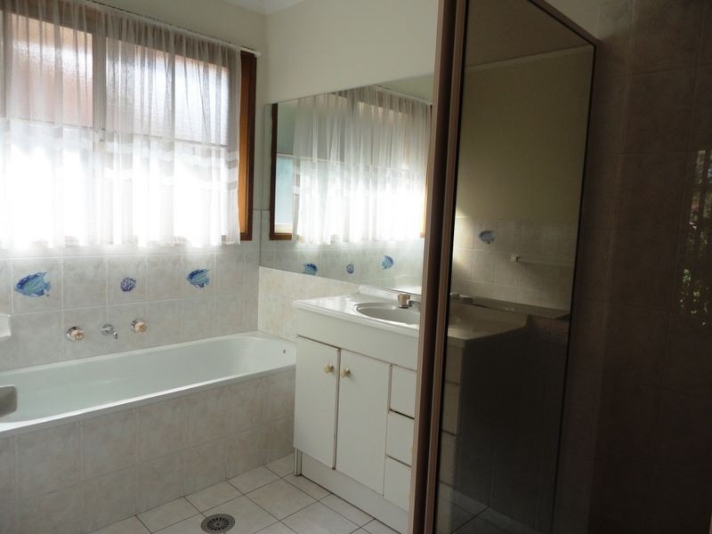 16 Bonnin Place, Bonython ACT 2905