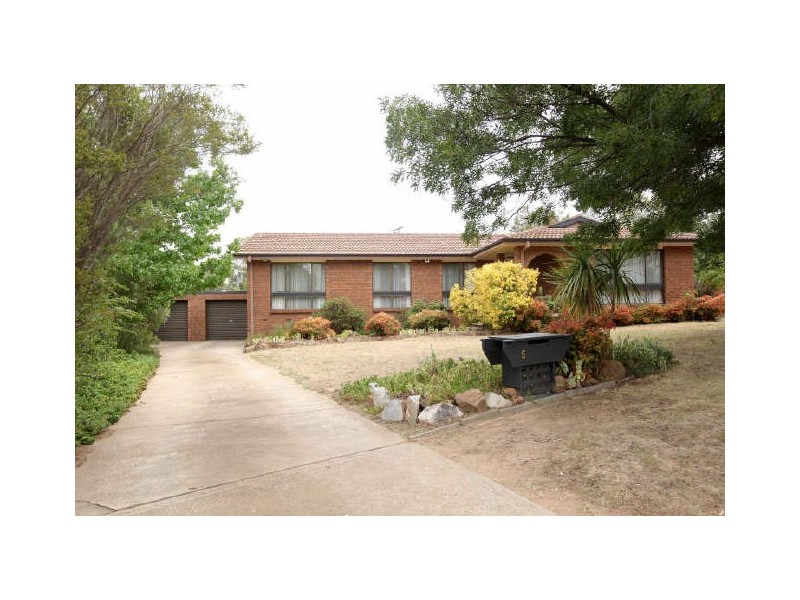 5 Sambell Place, Monash ACT 2904