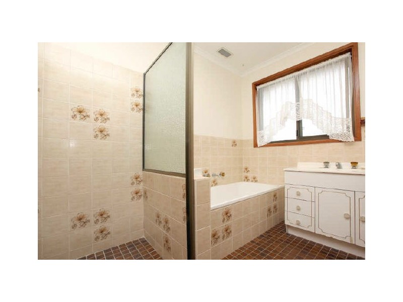 5 Sambell Place, Monash ACT 2904