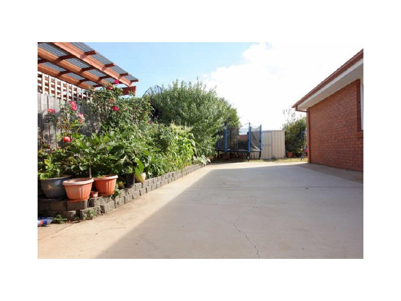 10B Hallstrom Circuit, Monash ACT 2904