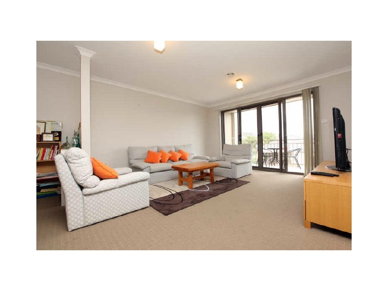 11/1 Templestowe Avenue, Conder ACT 2906